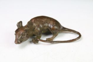 Chinese cast bronze model of a rat, approx 8cm long