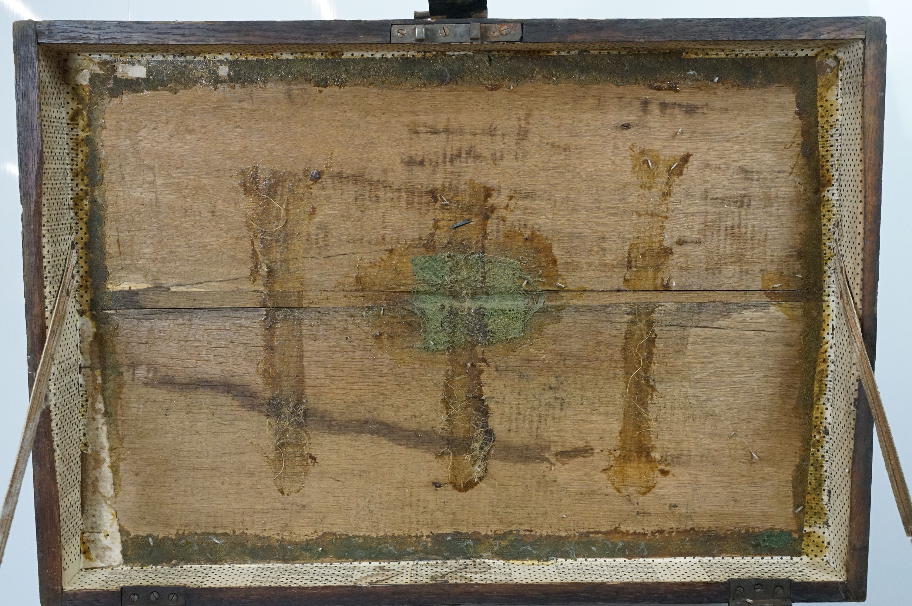 Early 20th century oak and metal mounted travelling trunk, with two handles to each side, brass - Image 4 of 10