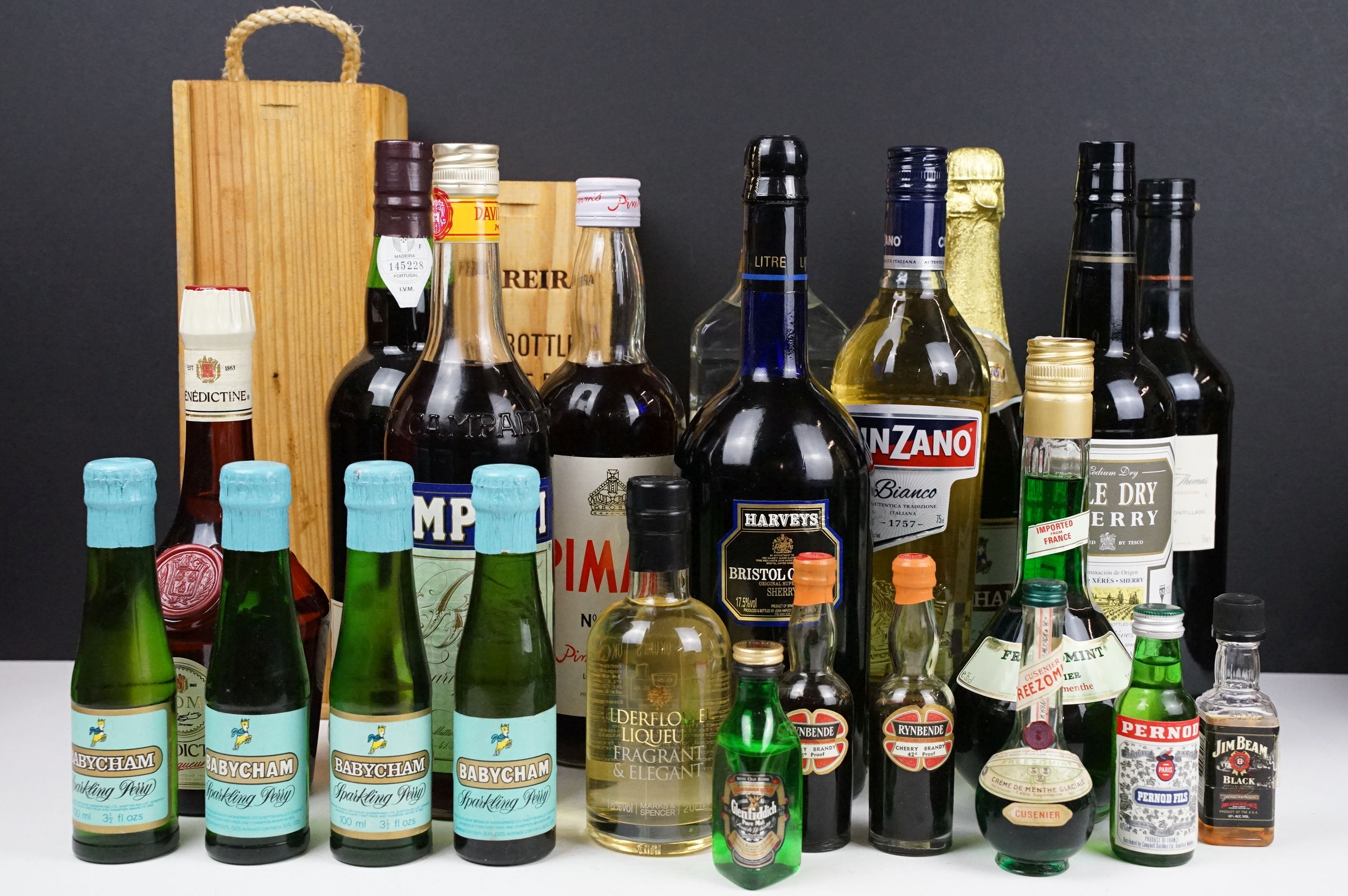 Collection of spirits, wines and liqueur, including: Hartley & Thomas, Medium Dry Amontillado