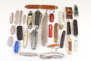 A collection of mainly vintage penknives to include Richards and Taylors examples together with jack