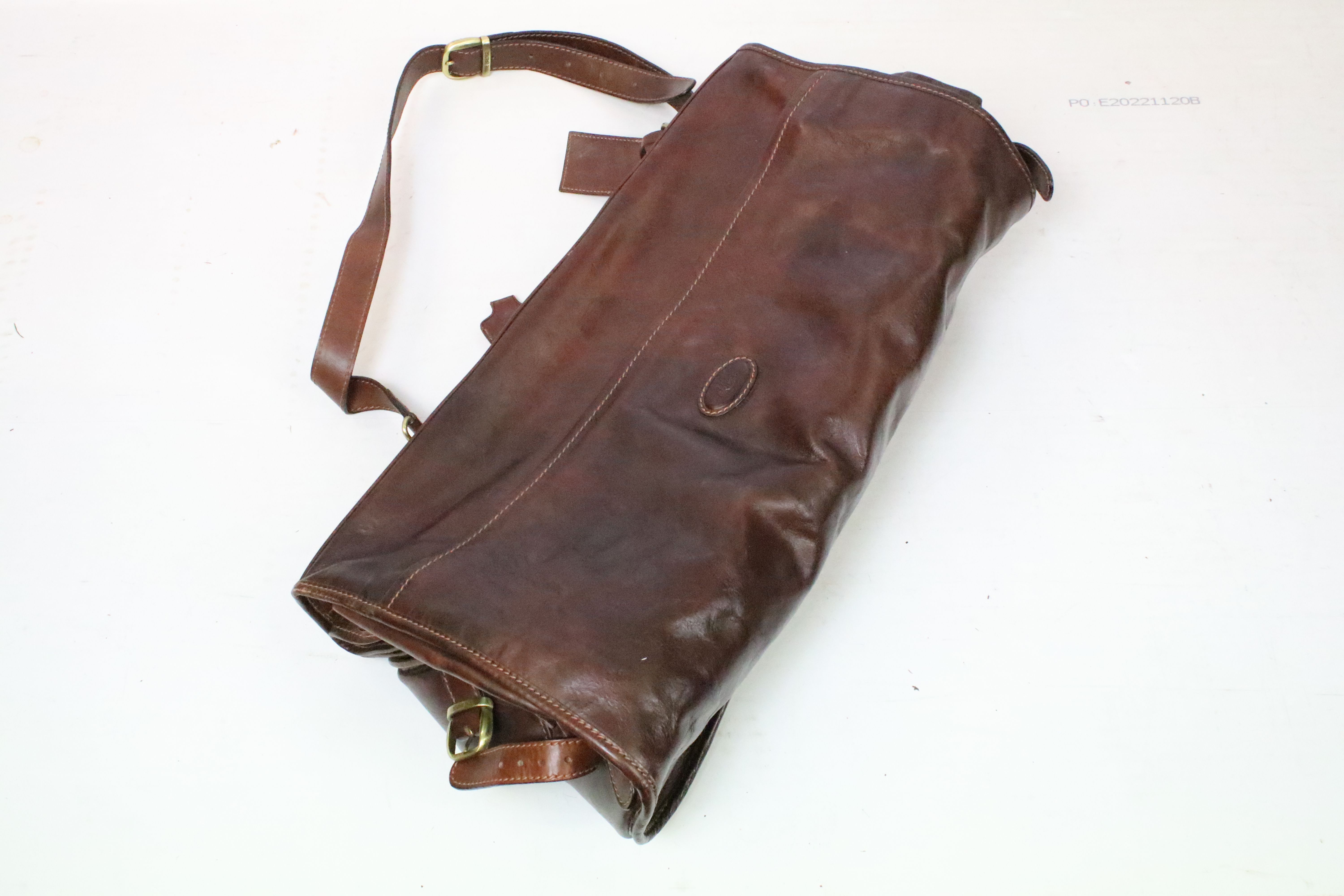 The Bridge brown leather folding garment bag with brass hard ware and dust bag. - Image 6 of 7