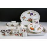 Collection of Royal Worcester Evesham ceramics to include lidded dishes, ramekins, pie dish etc. 1