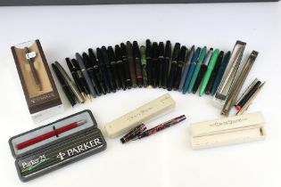 Collection of vintage pens to include a quantity of fountain pens (featuring gold nibbed