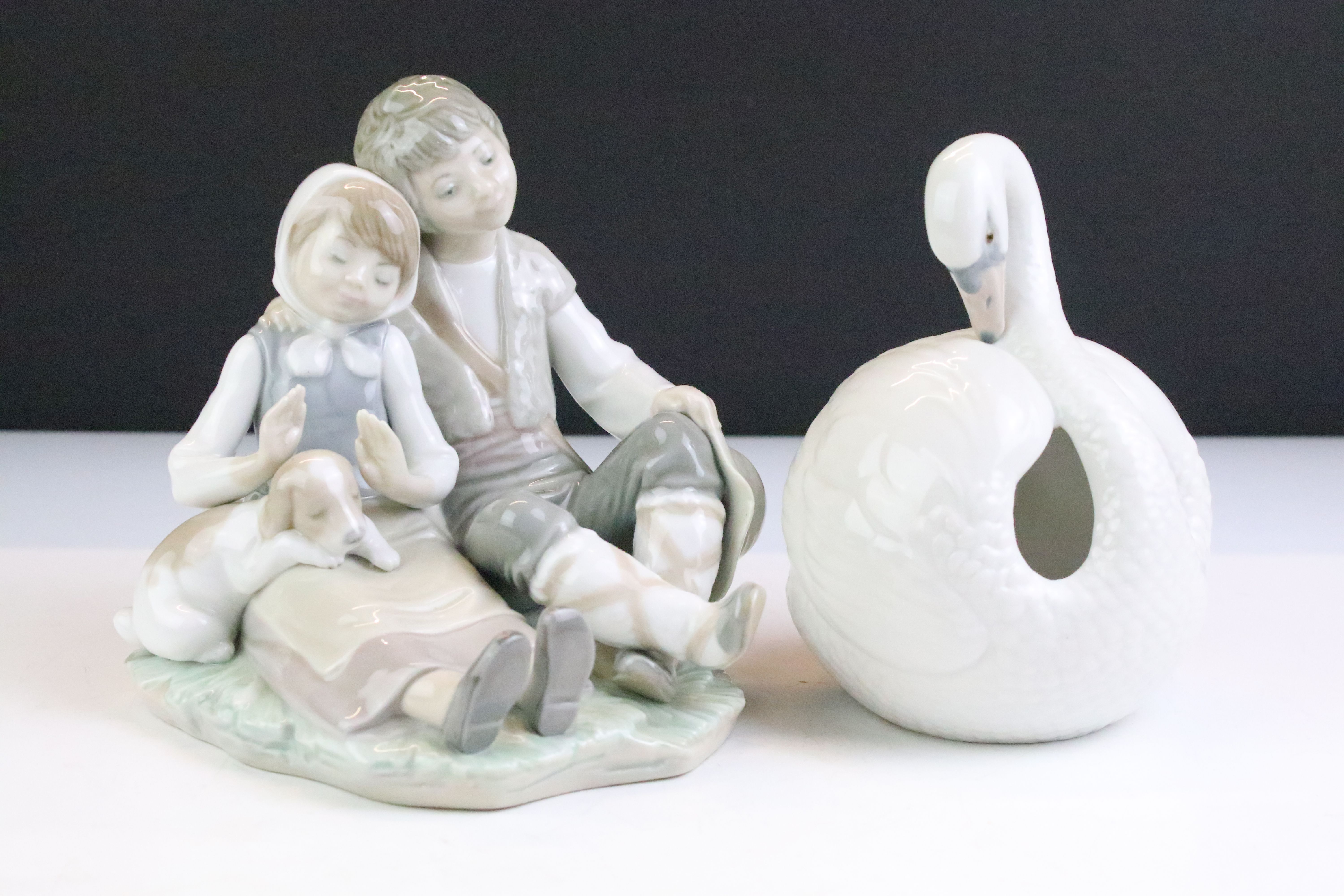 Collection of ten Lladro porcelain figures / figure groups to include Friendship (1230), Boy - Image 4 of 6