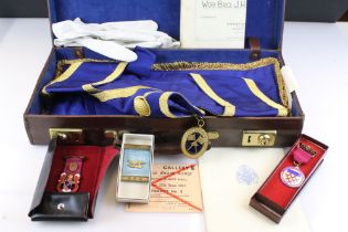 Leather case containing a small quantity of masonic collectables & ephemera to include enamel