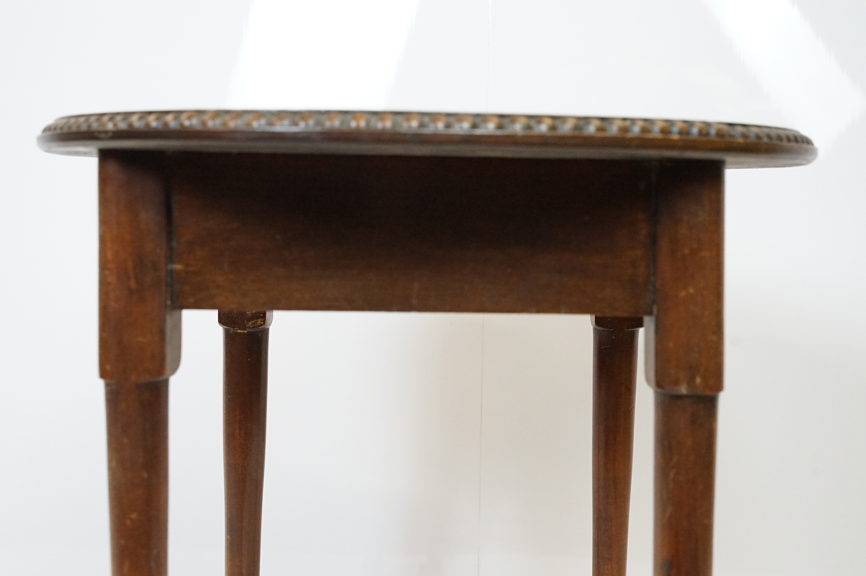 Early 20th Century oak side table having a round top with reeded rim and turned legs. Measures 51 - Image 4 of 5