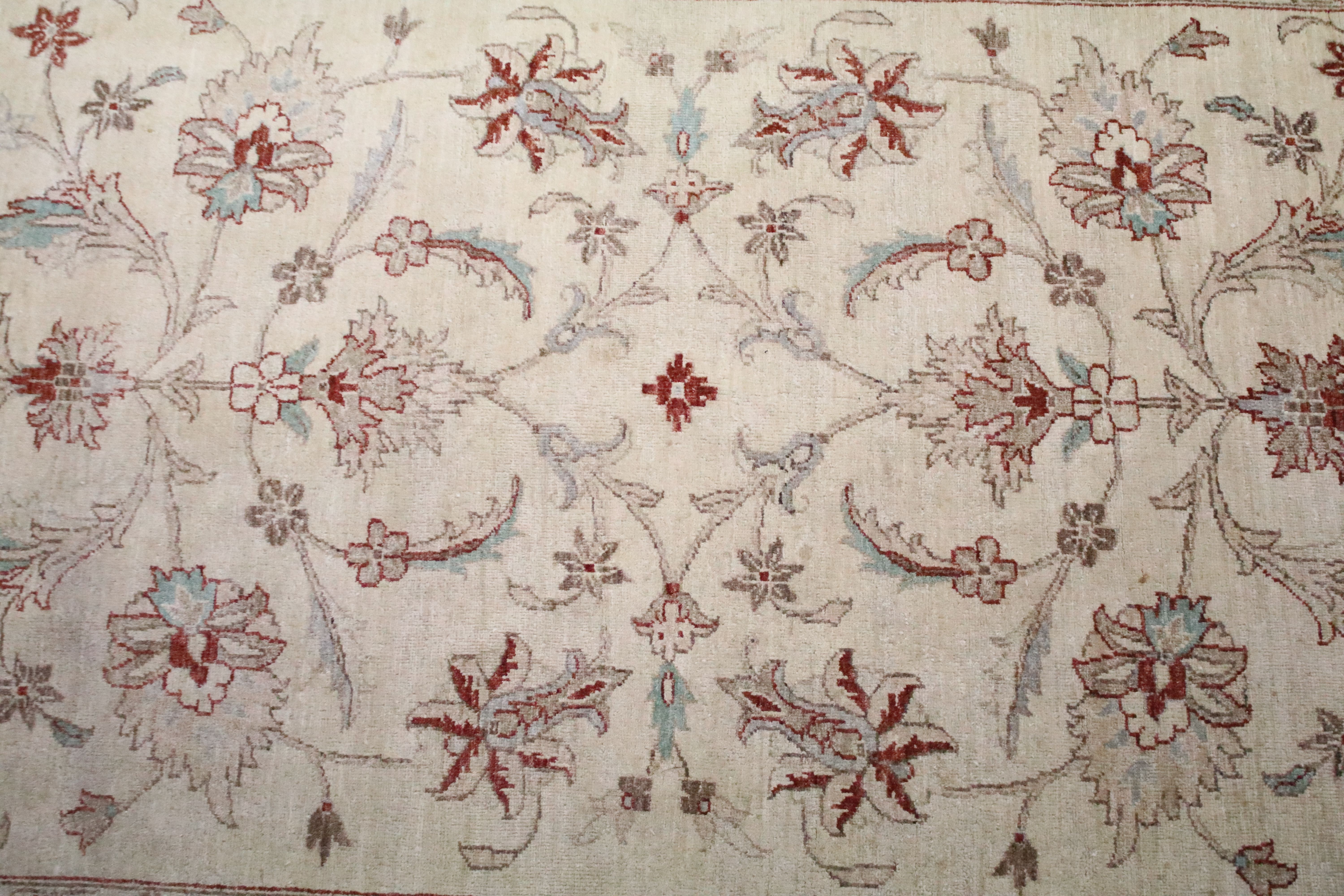 Cream ground rug with floral & leaf decoration and red & brown border, fringed to either end, - Image 2 of 7