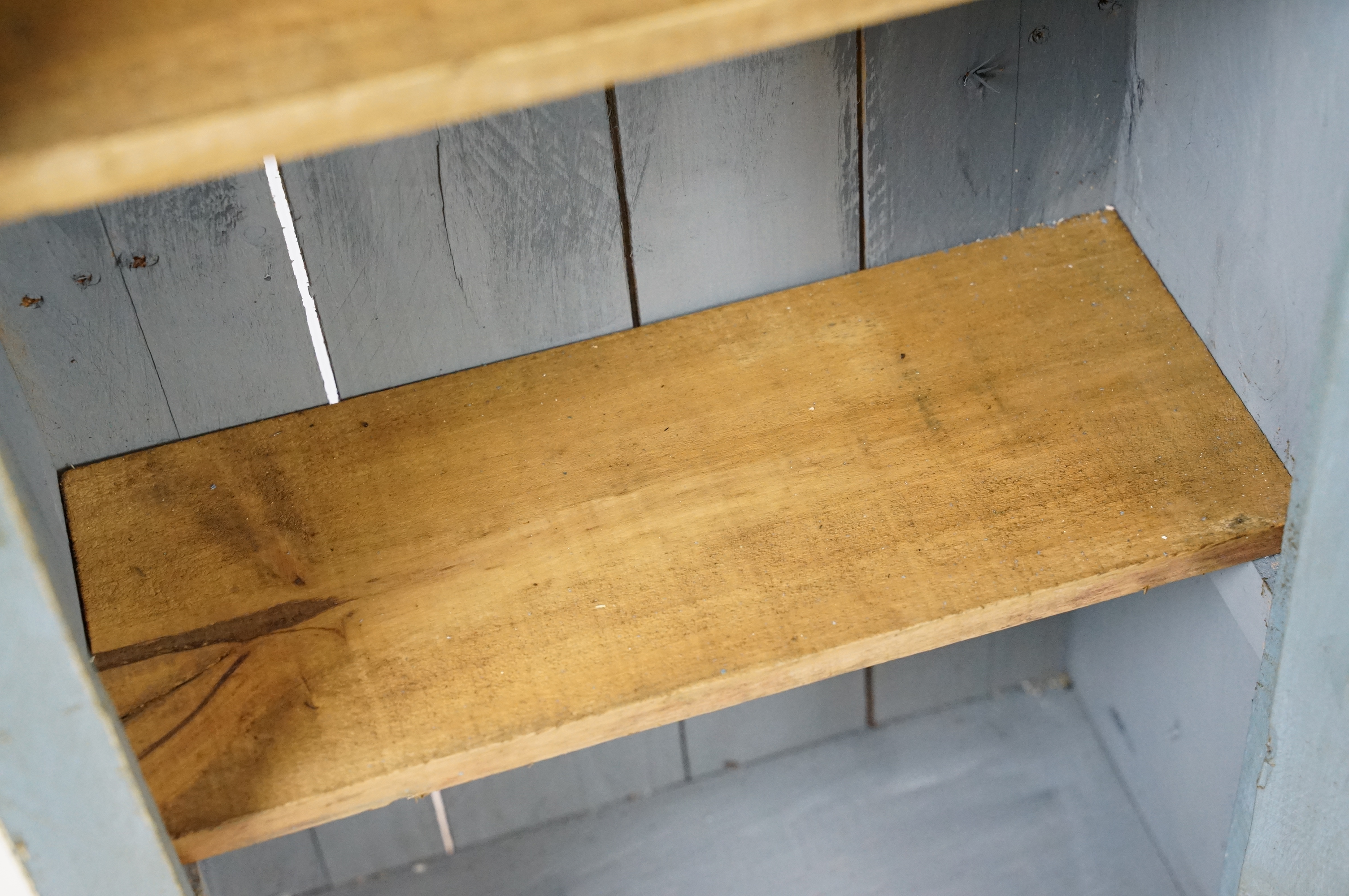 Tall narrow pine cupboard. Measures 110 x 40 x 20cm. - Image 8 of 9
