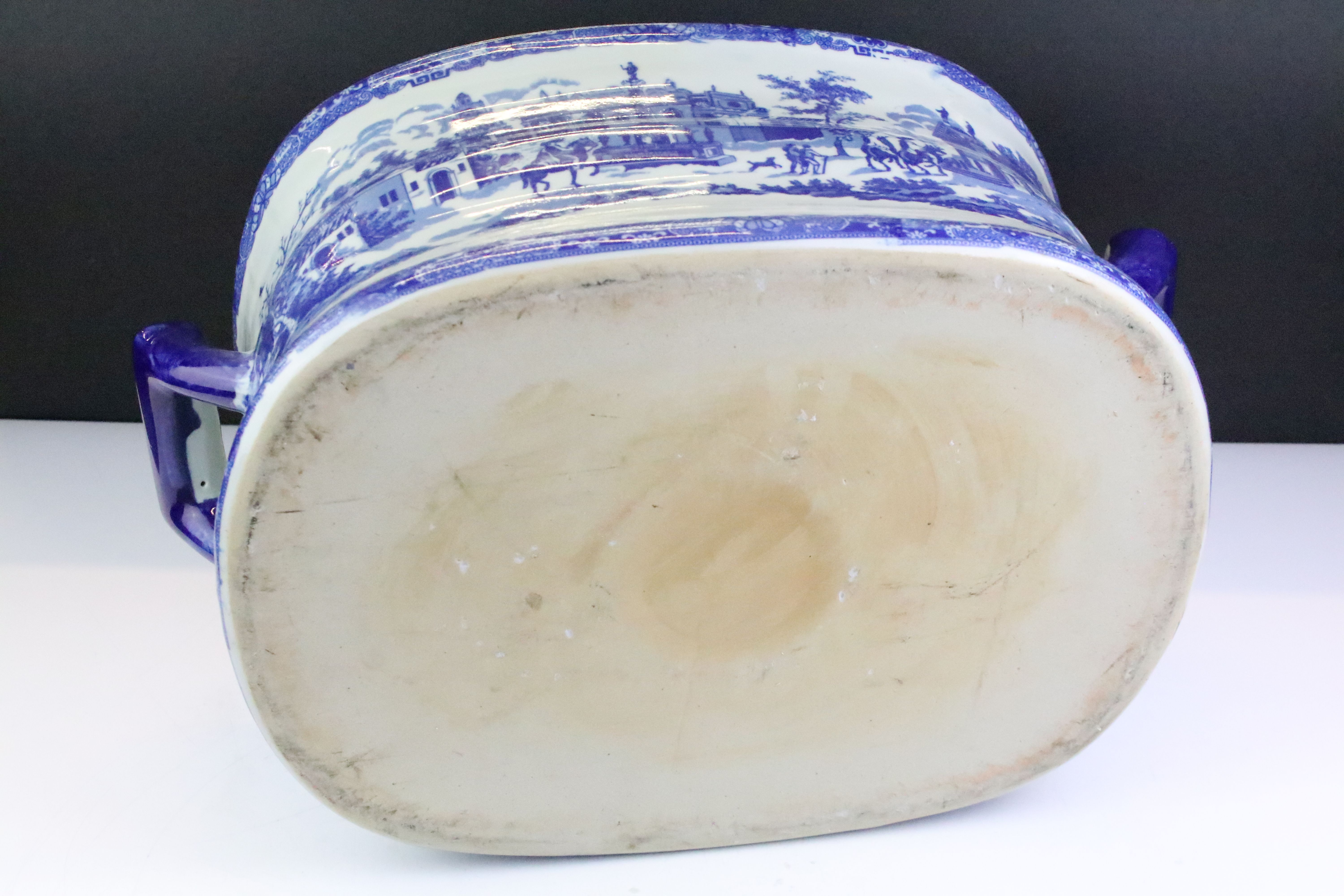 Large 19th century style Blue and White Ironstone Twin Handled Footbath, 47cm long x 21cm high - Image 4 of 4