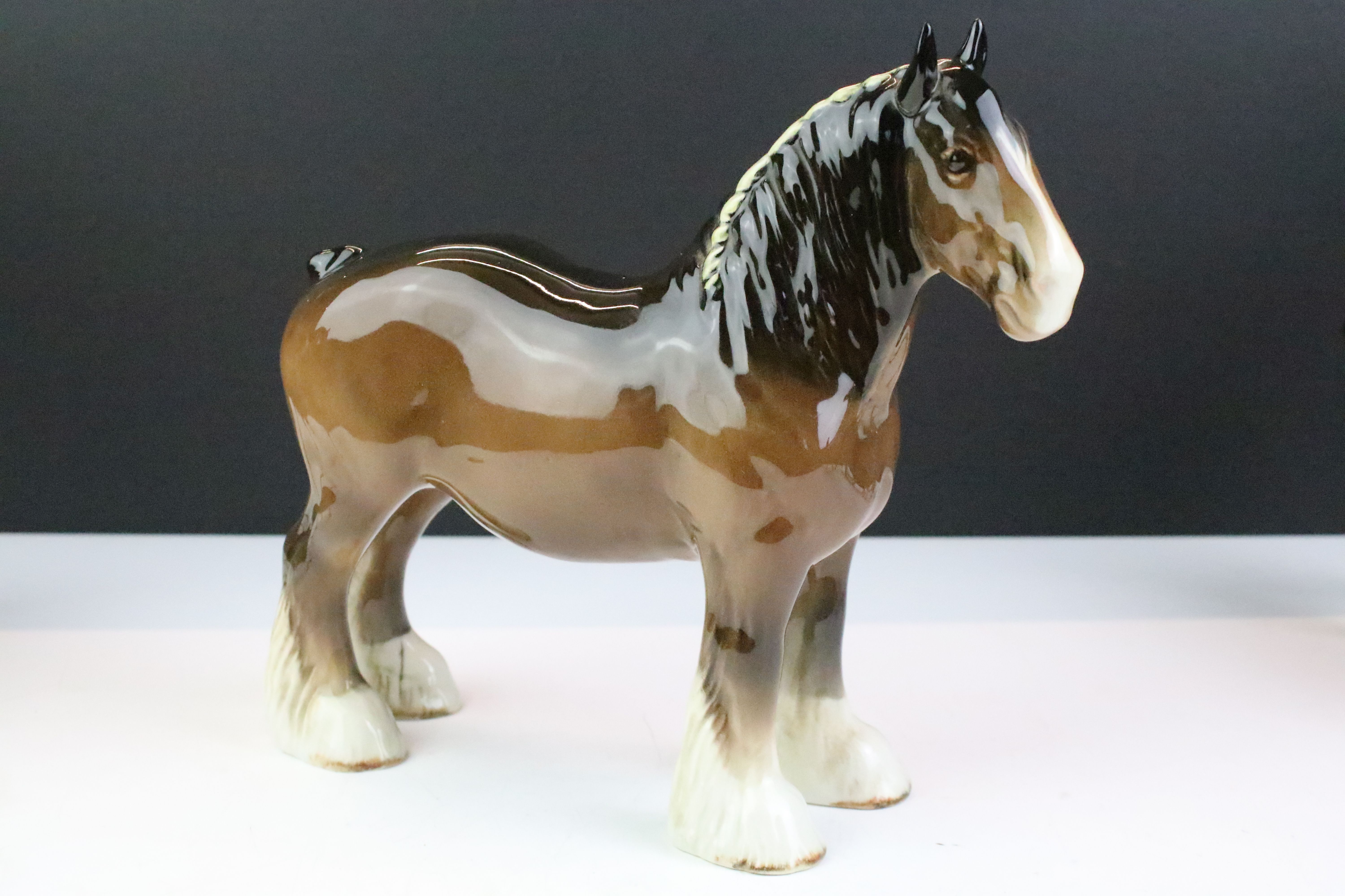 Collection of seven Beswick porcelain horses / ponies to include six brown gloss examples and a matt - Image 12 of 16