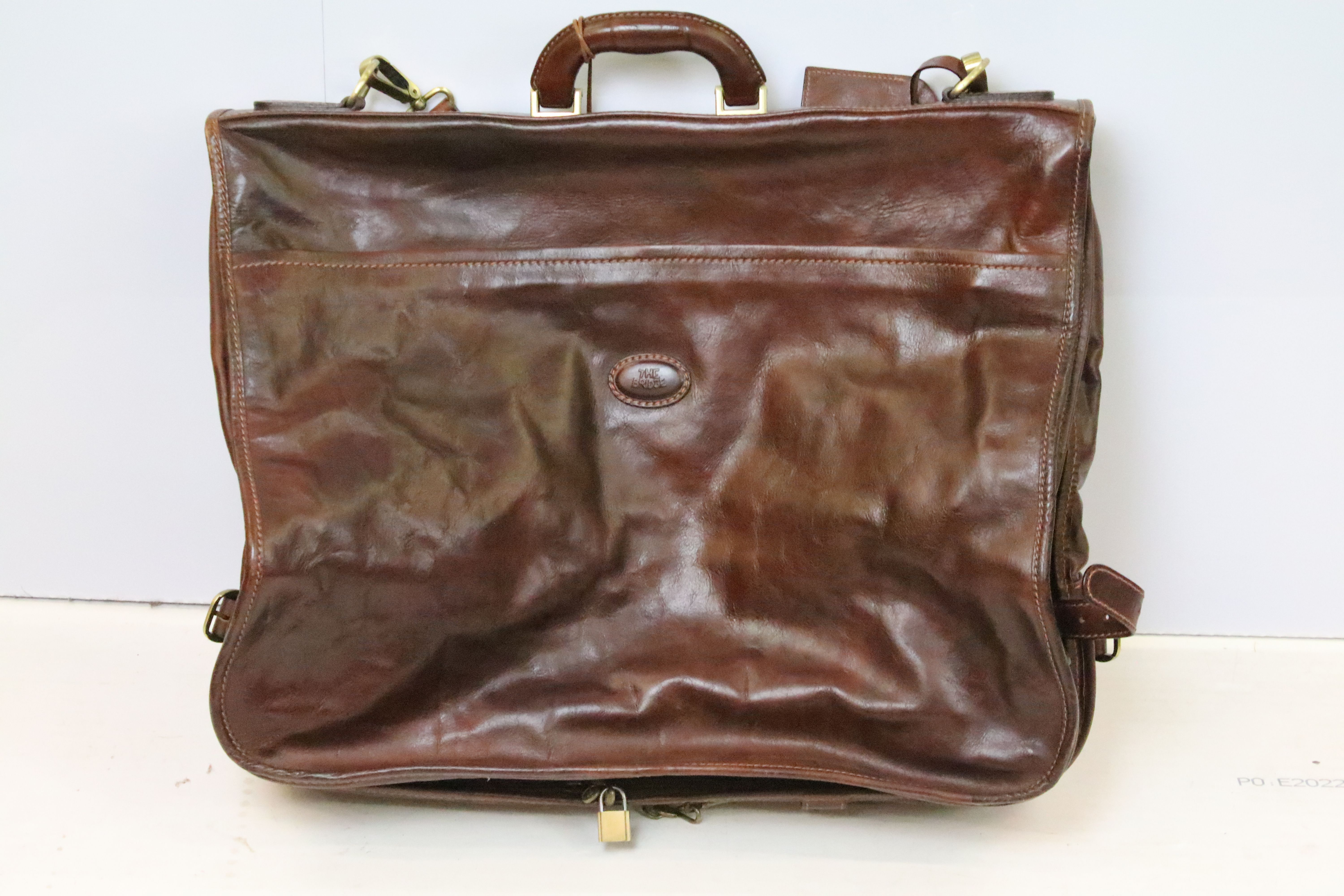 The Bridge brown leather folding garment bag with brass hard ware and dust bag. - Image 3 of 7