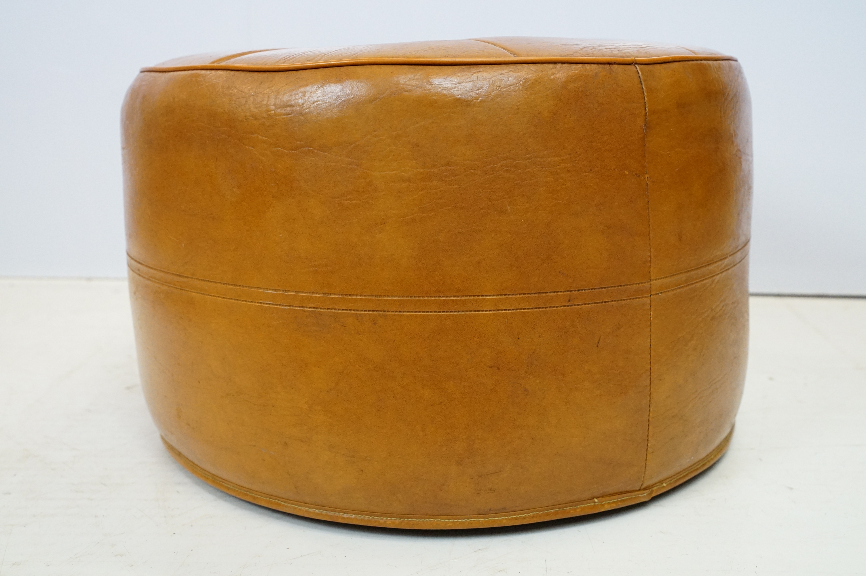 Mid century Retro style Brown Leather effect Circular Pouffe with button top and bottom, 45cm - Image 4 of 5