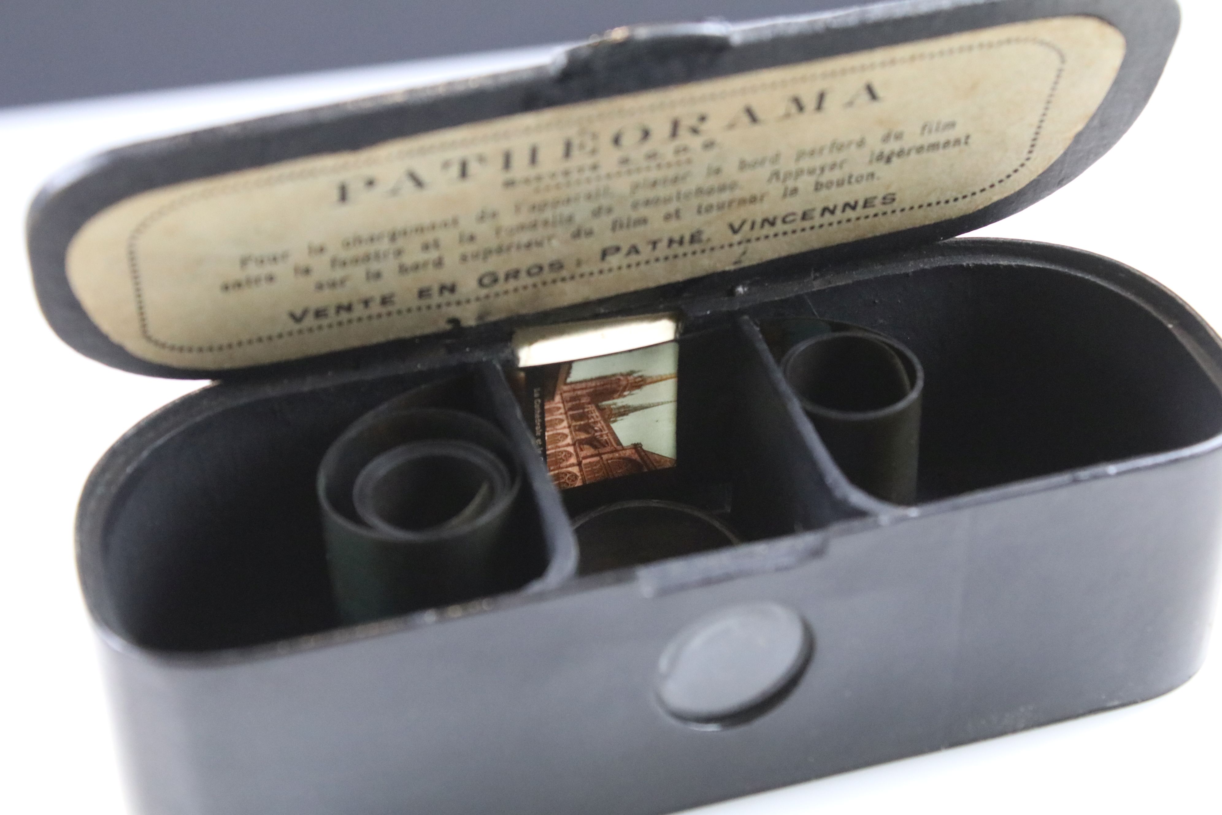 Early 20th century French ' Patheorama ' Viewer with film strip, 13cm long - Bild 2 aus 5