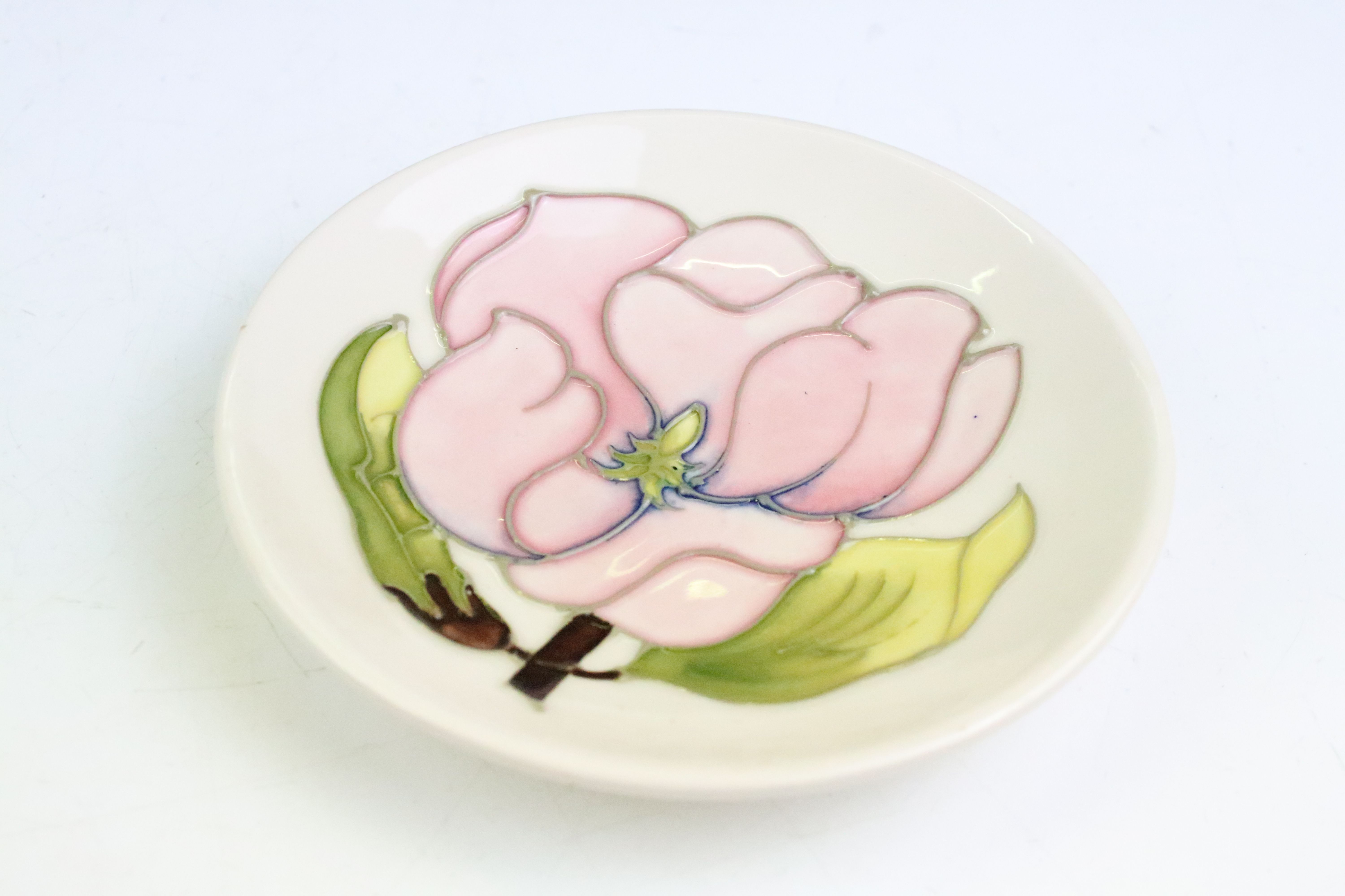 Three boxed Moorcroft pottery pin dishes to include Violet, Anemone on yellow ground & Magnolia on - Image 6 of 10