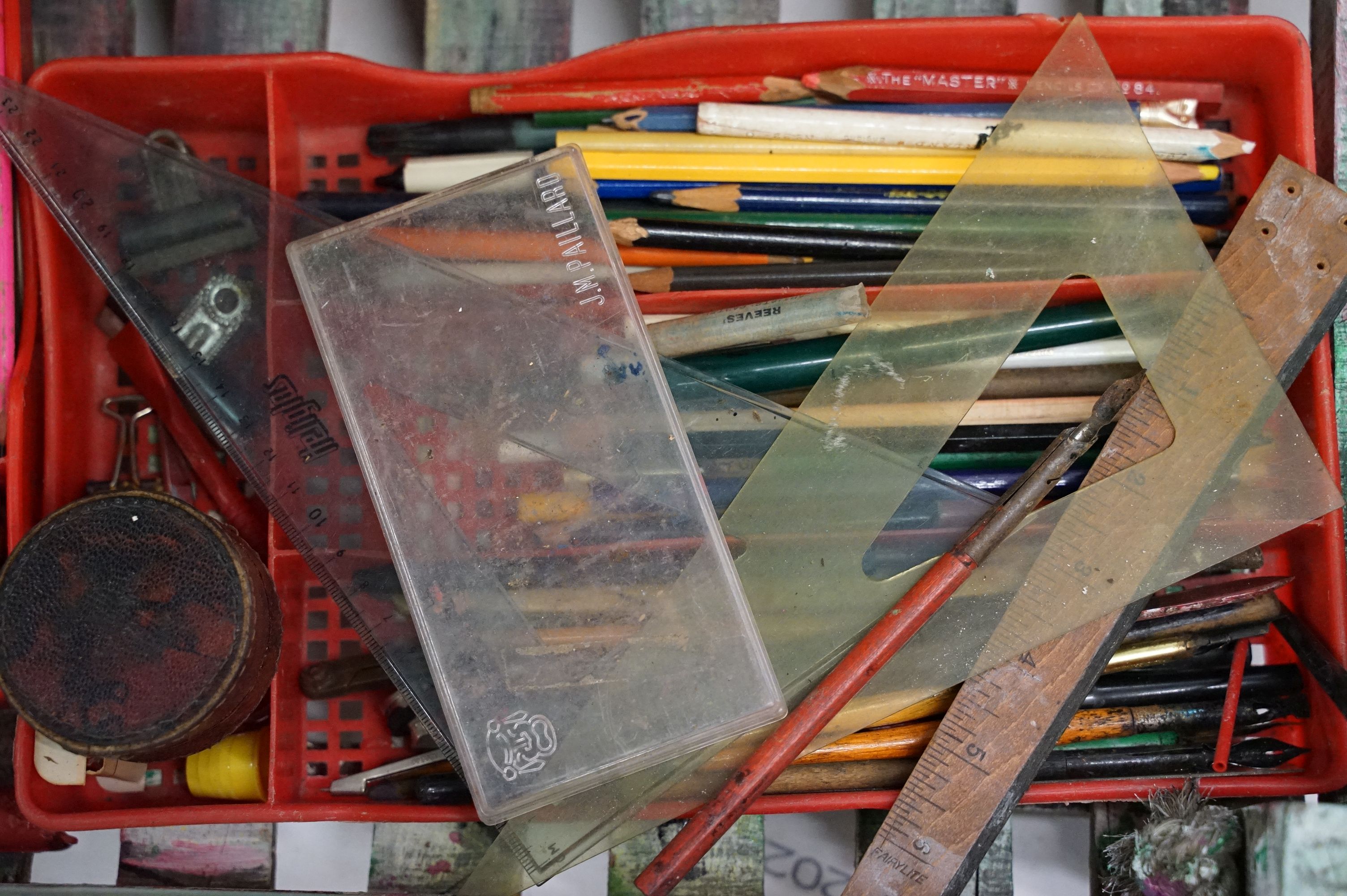 Collection of vintage artists equipment to include easels, chalk pastels, pencils, wax etc. - Image 4 of 5