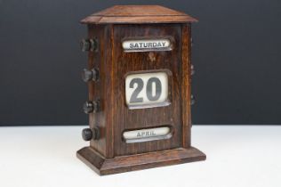 Early 20th century oak desktop perpetual calendar, with day, date & month, approx 17cm tall