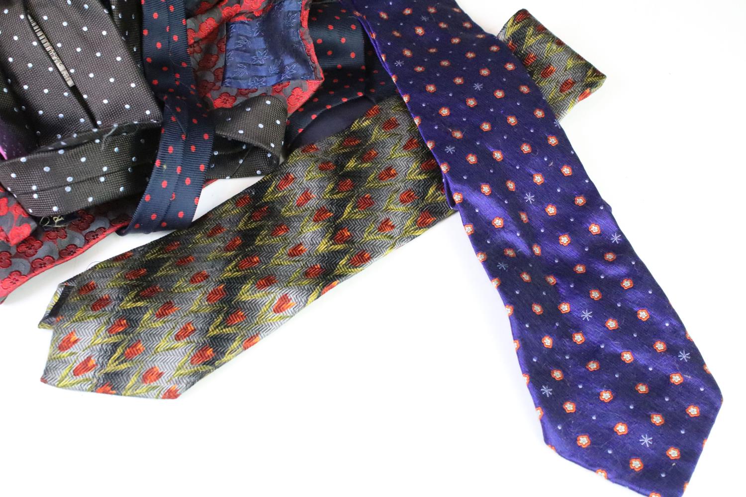 A collection of gents neck ties to include silk examples by Ralph Lauren and Paul Smith...etc.. - Image 2 of 6