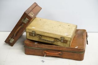 Vintage luggage - Three cases to include two leather examples with carry handles (largest approx