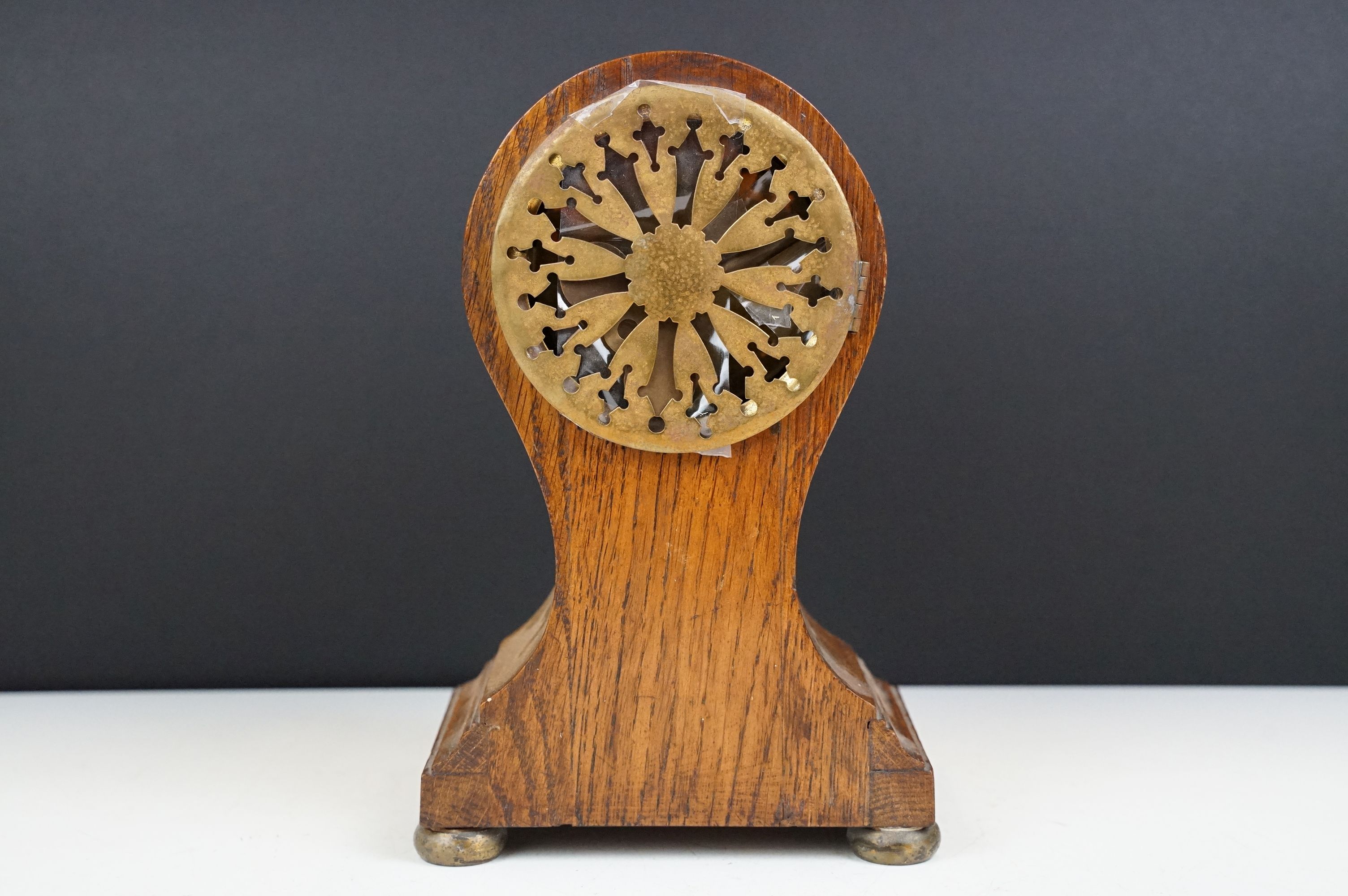 Edwardian balloon oak mantel clock with white enamel dial and carved detail, approx 22.5cm high - Image 6 of 7