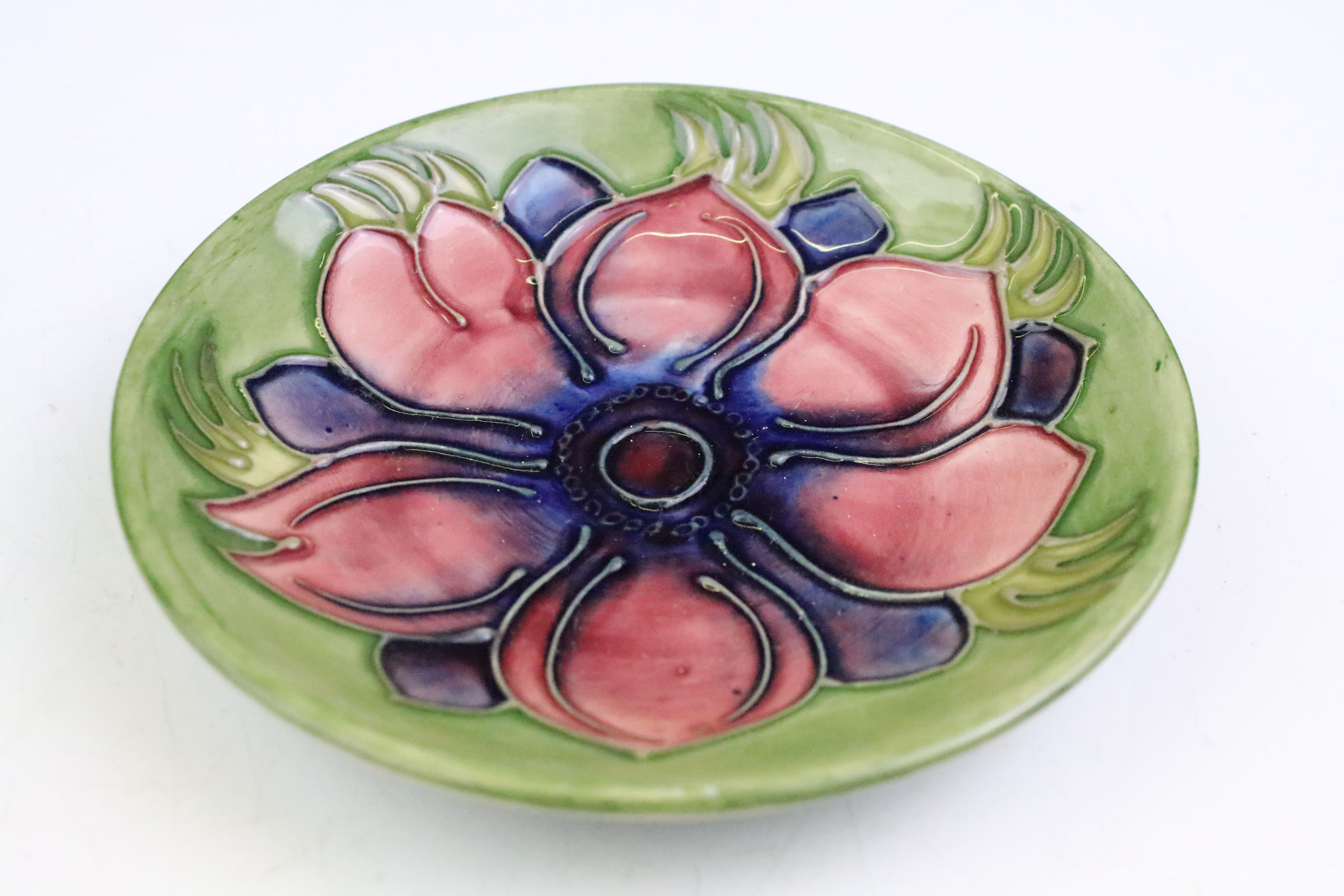 Two Moorcroft pottery pin dishes to include a Cluny pattern dish and an Anemone pattern pin dish - Image 3 of 7