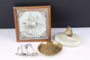 Vintage onyx and cold painted bronze king fisher ash tray, framed Minton tile, brass Keswick