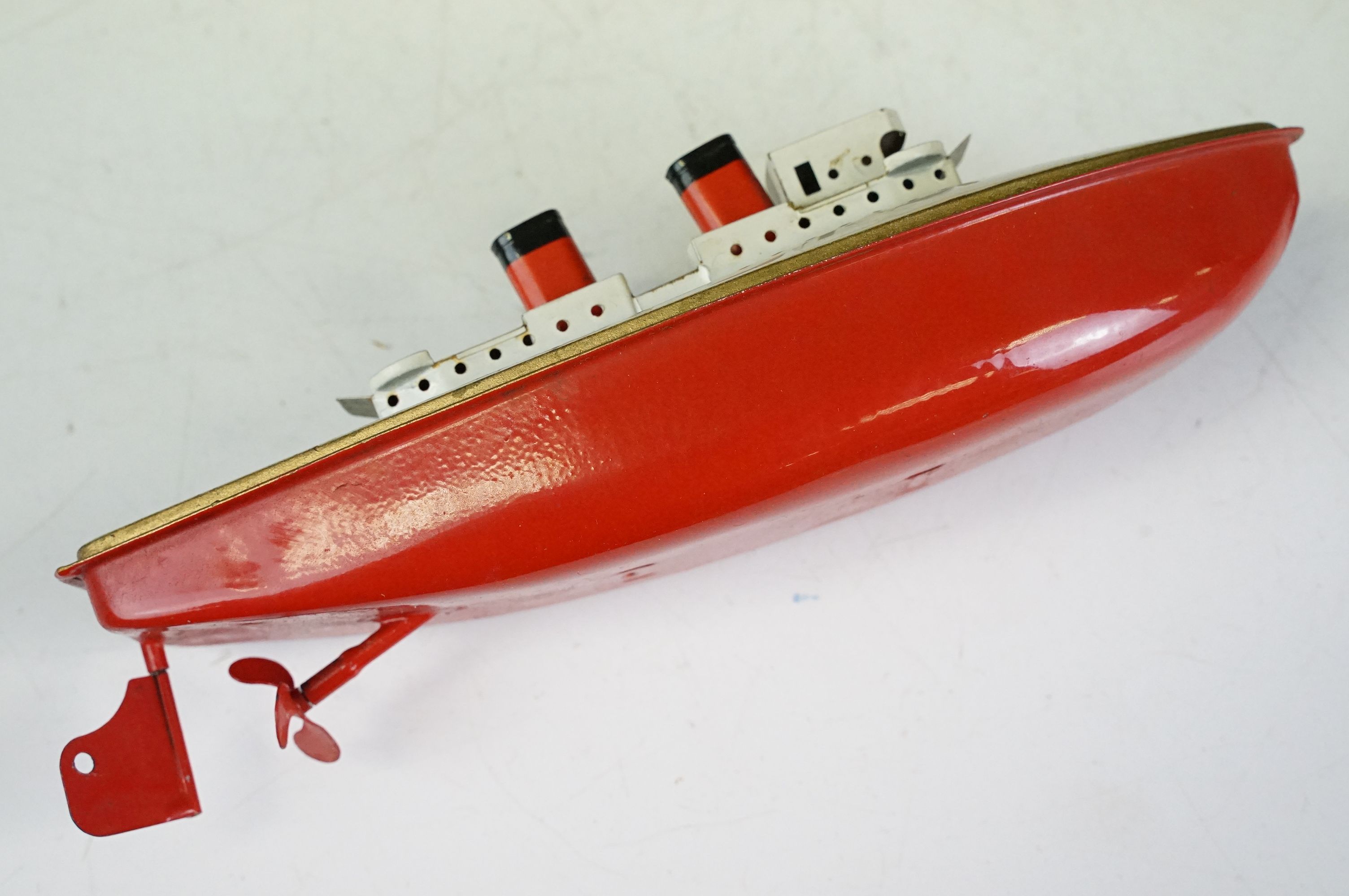 Two boxed model boats to include Sutcliffe tin plate Clockwork Viking Boat in red / white with key - Bild 4 aus 11