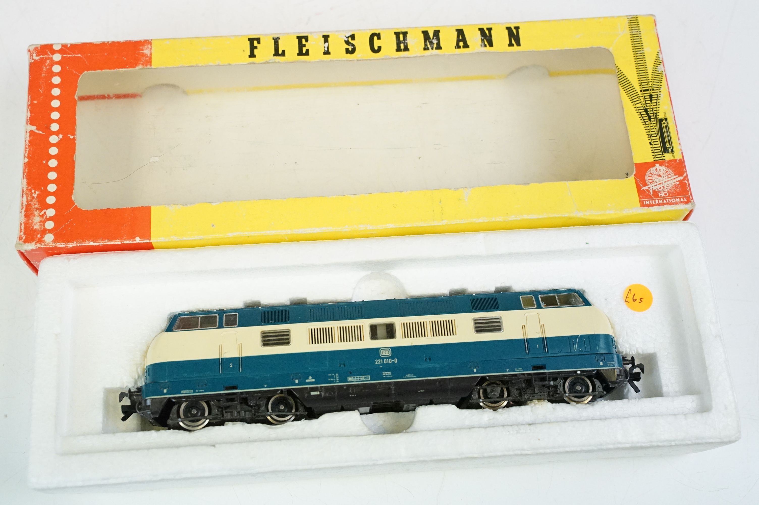 Three boxed Fleischmann HO gauge locomotives to include 4270, DB 221 010-O & 2 Car DMU Railbus ( - Image 2 of 9