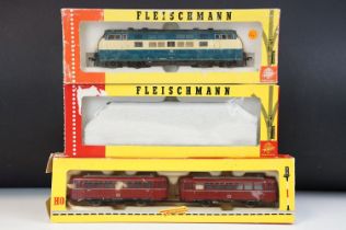 Three boxed Fleischmann HO gauge locomotives to include 4270, DB 221 010-O & 2 Car DMU Railbus (