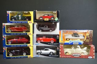 10 Boxed 1/24 and 1/25 scale diecast models to include 4 x 1/24 scale Motor Max models featuring