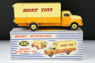 Boxed Dinky Supertoys 930 Bedford Pallet Jetka Van diecast model with Dinky Toys decals, with 2 x