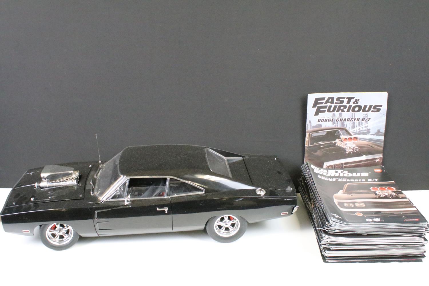 Fanhome Fast & Furious Build Your The Legendary 1/8th scale Dodge Charger R/T, near complete ( - Image 2 of 7