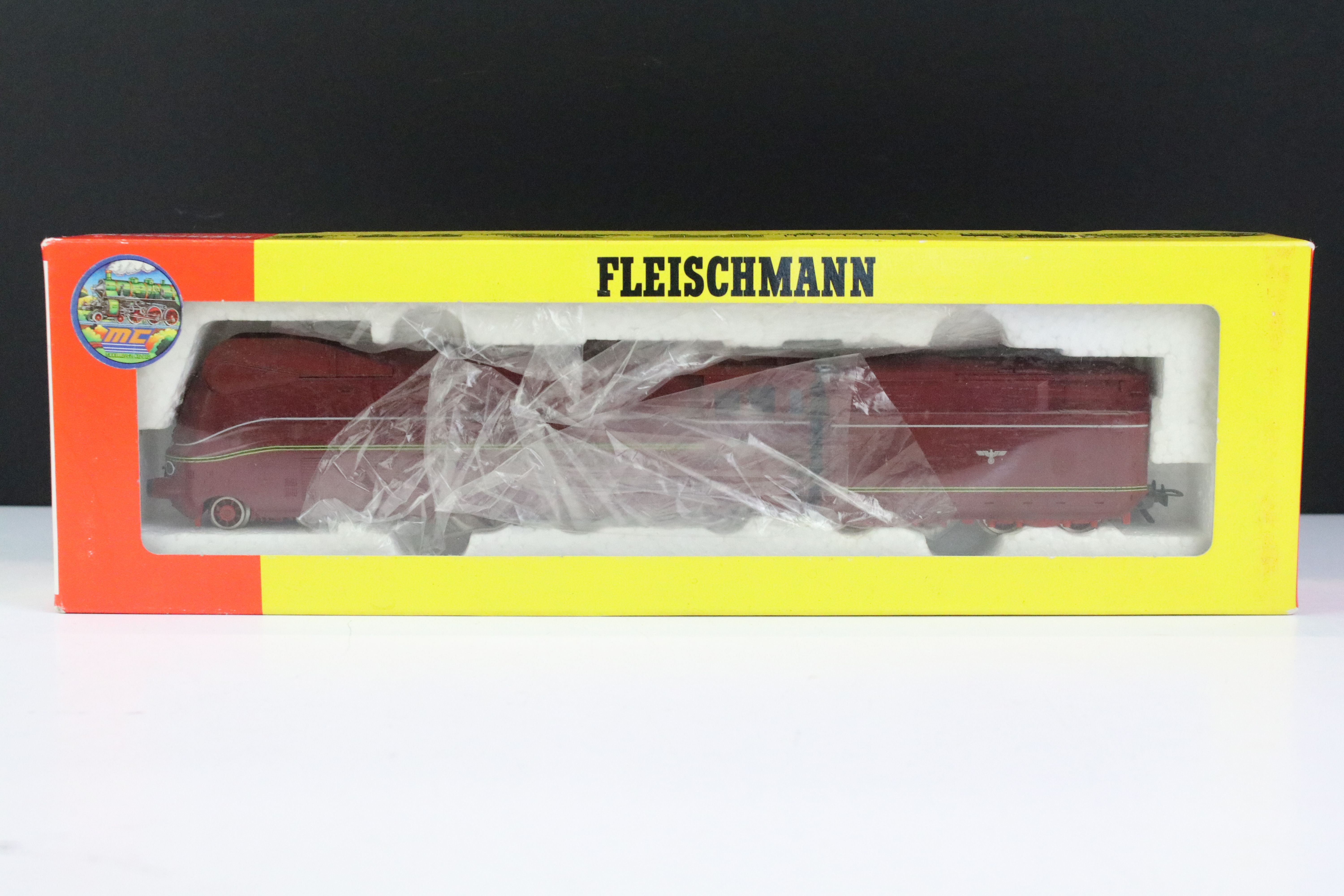 Two boxed Fleischmann HO gauge locomotives to include 4172 and 4246 Greyhound D821 - Image 4 of 7