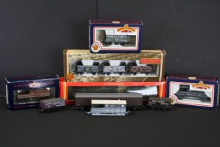 Group of OO gauge model railway to include boxed Hornby 2807 locomotive (restoration sticker to