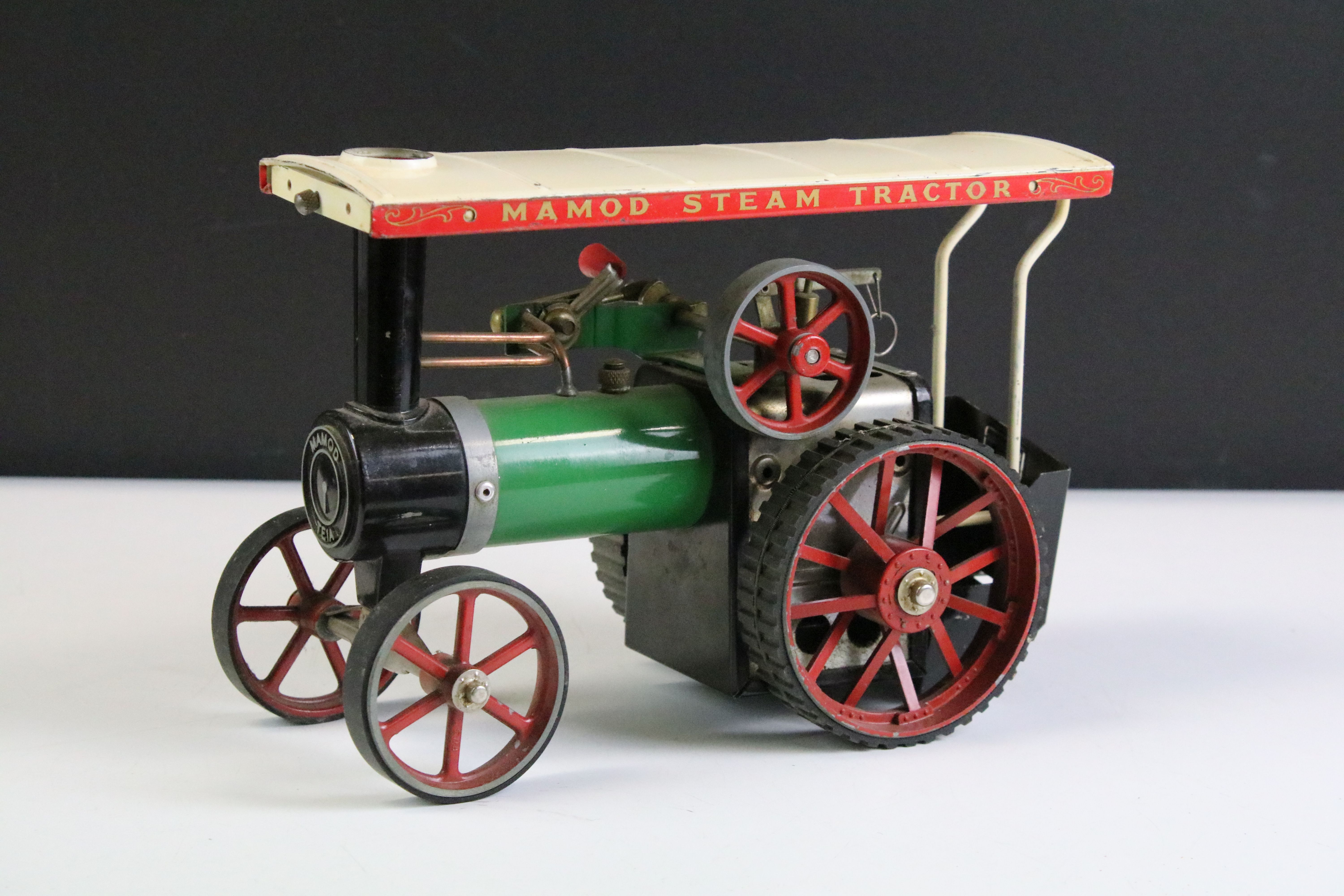 Mamod TE1A Steam Traction Engine plus an unmarked stationary steam engine and accessories - Image 5 of 6