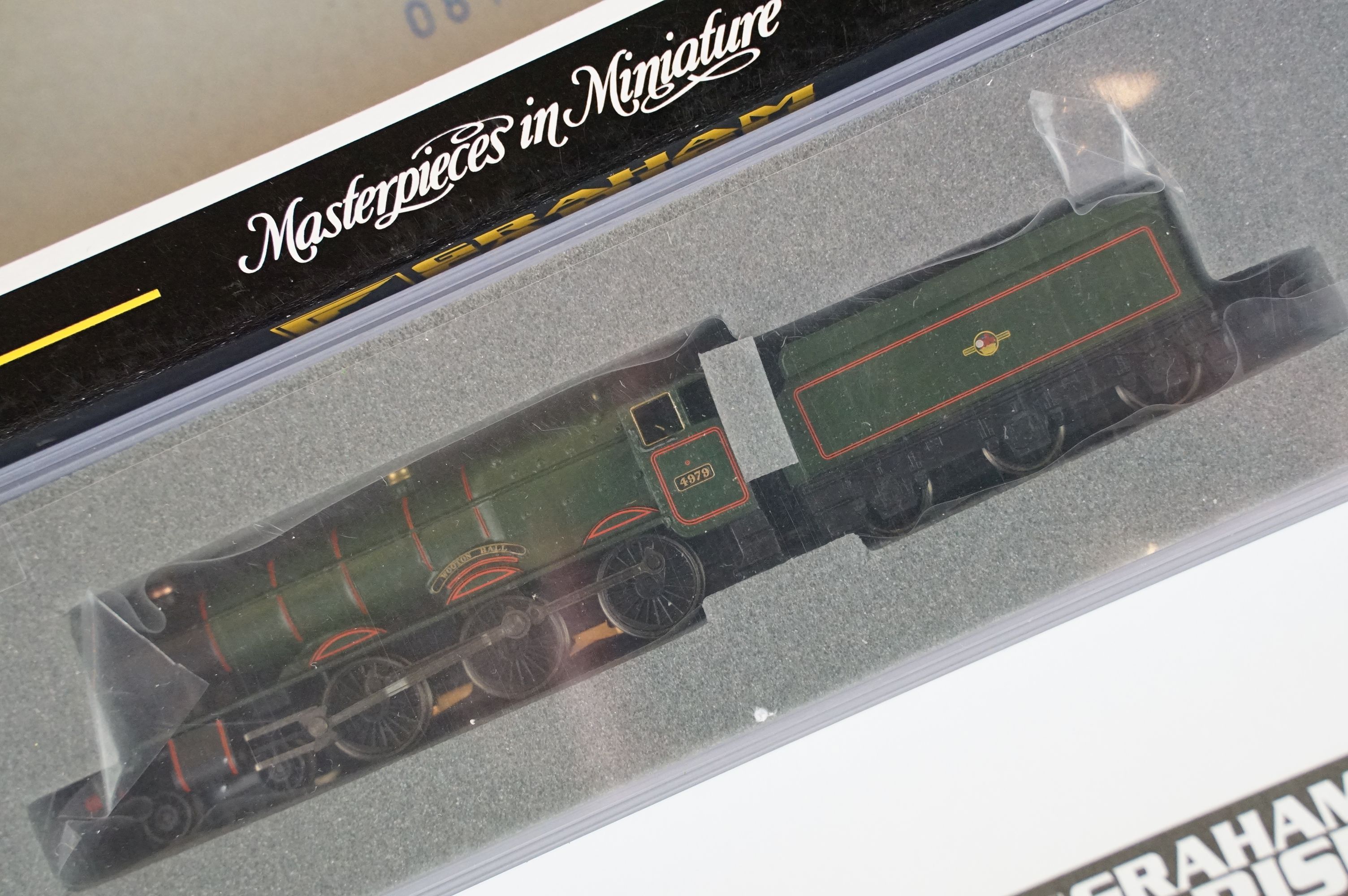 Three cased Graham Farish by Bachmann N gauge locomotives to include 372-003 Hall Class 4979 - Image 7 of 8