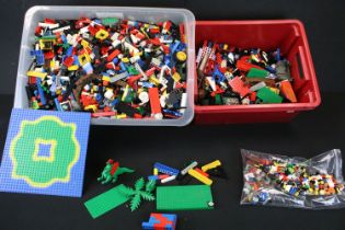 Large quantity of various assorted Lego to include bricks, parts, accessories, base plates,