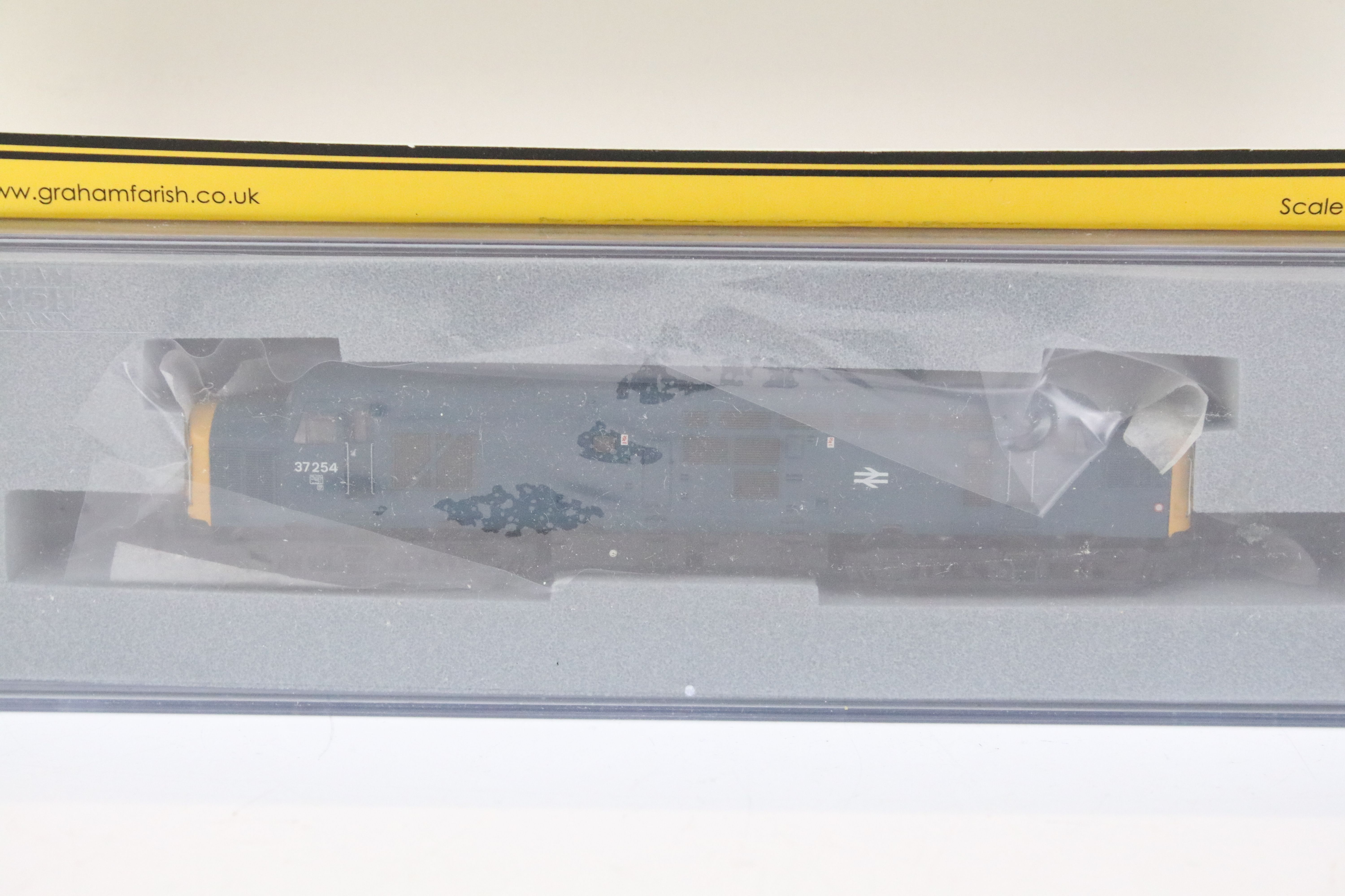 Three cased Graham Farish by Bachmann N gauge locomotives to include 371-278 Class 56 Locomotive - Image 6 of 11