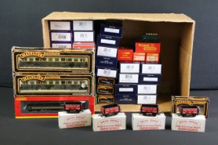 44 Boxed OO gauge items of rolling stock to include 15 x Bachmann, 9 x Triang/Hornby, 10 x Dapol,