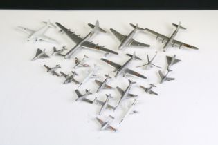 21 Mid 20th C Mercury diecast model planes to include Superfortress, Convair, Comet DH 106 etc, in a