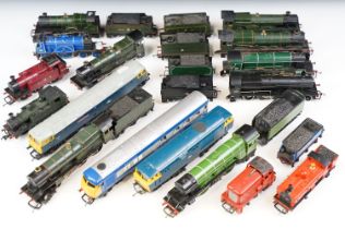 16 OO gauge locomotives to include Hornby Queen Mother, Hornby Sir Dinadin, Hornby No 5 in red, Lima