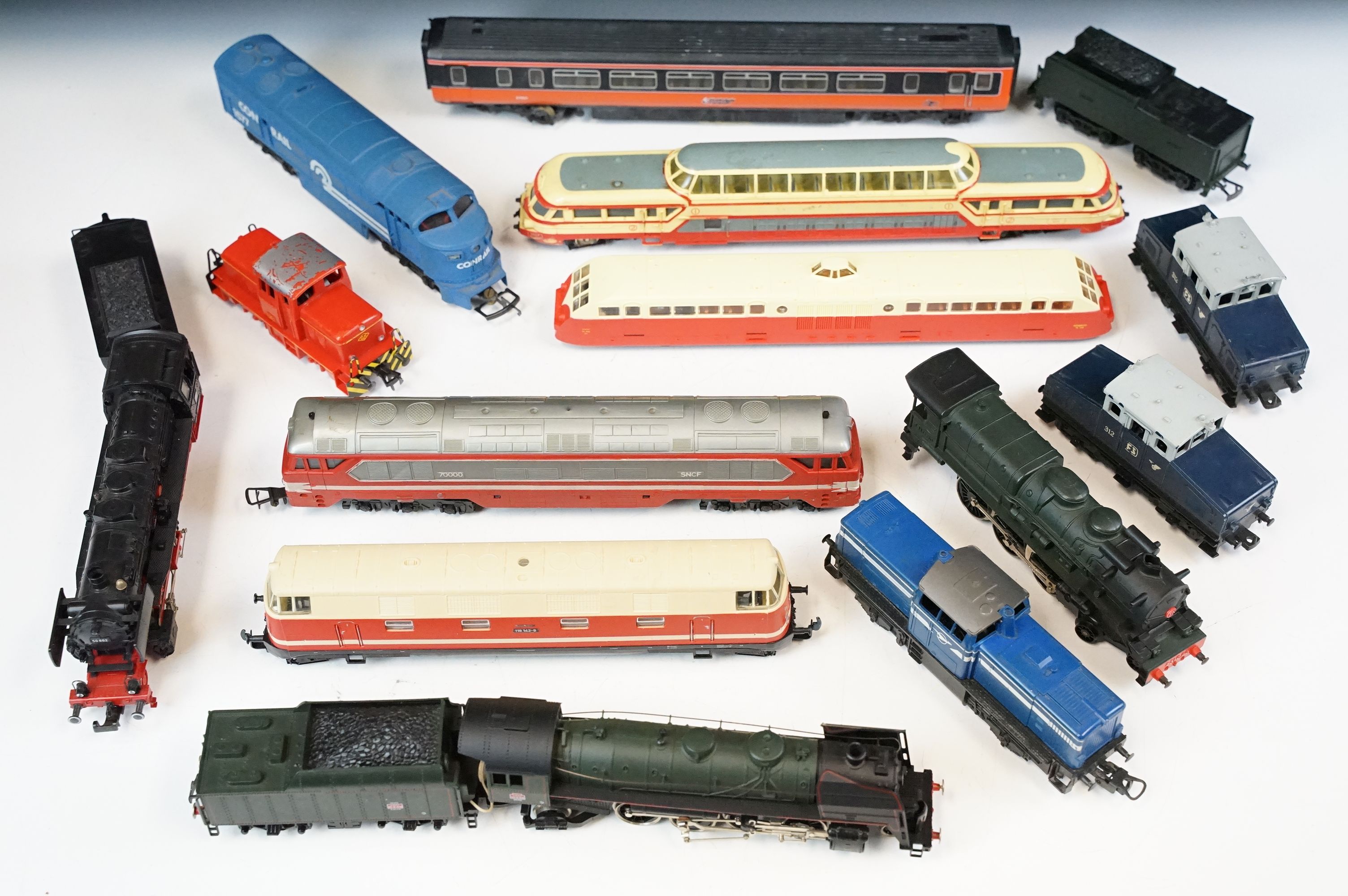 13 HO gauge locomotives to include Gutzoid, Jouef, RSO, Lima, Fleischmann featuring Gutzoid 118