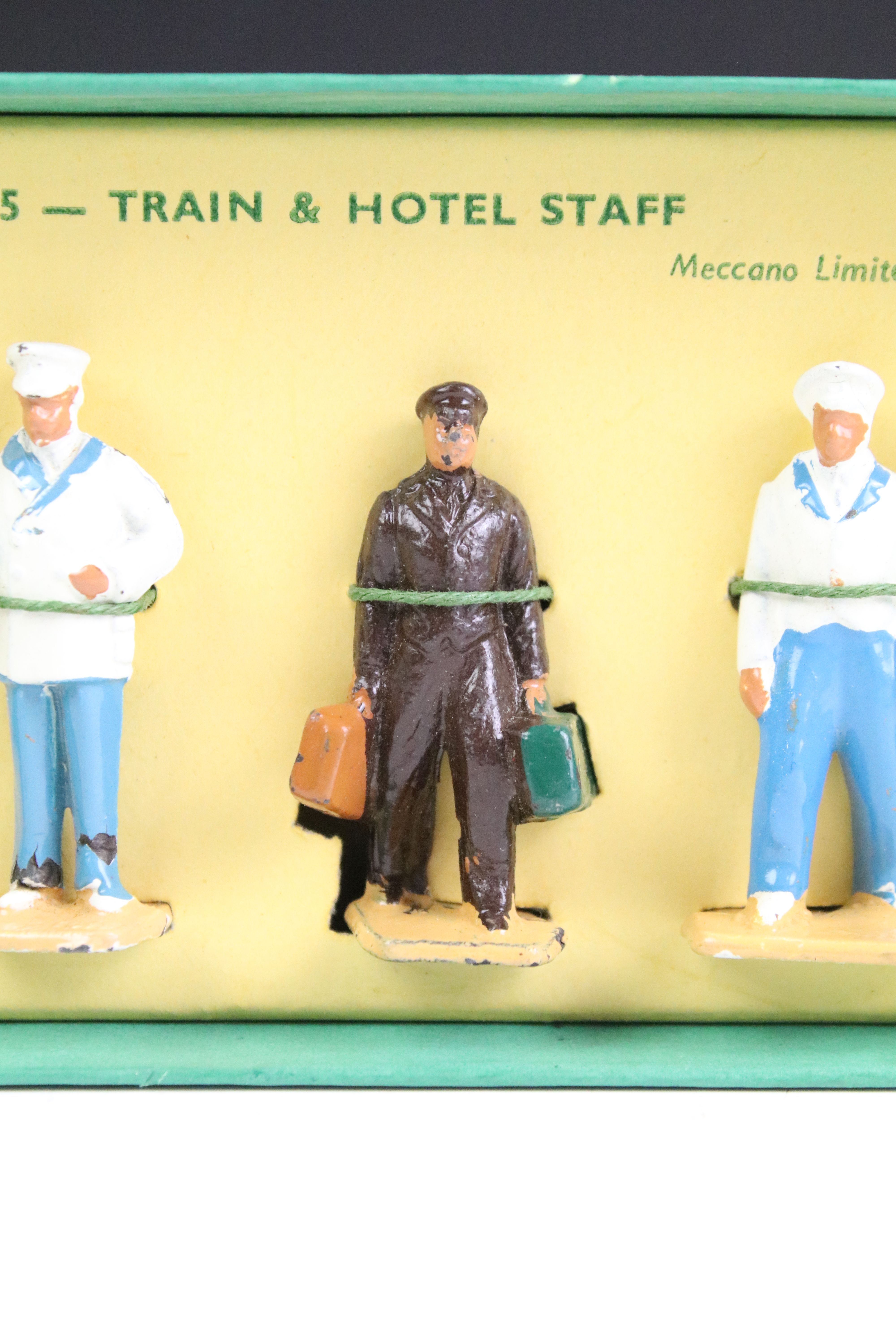 Boxed Dinky O gauge No 5 Train and Hotel Staff metal figures, vg - Bild 5 aus 8