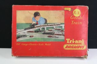 Boxed Triang OO gauge R3X train set appearing complete, tatty box