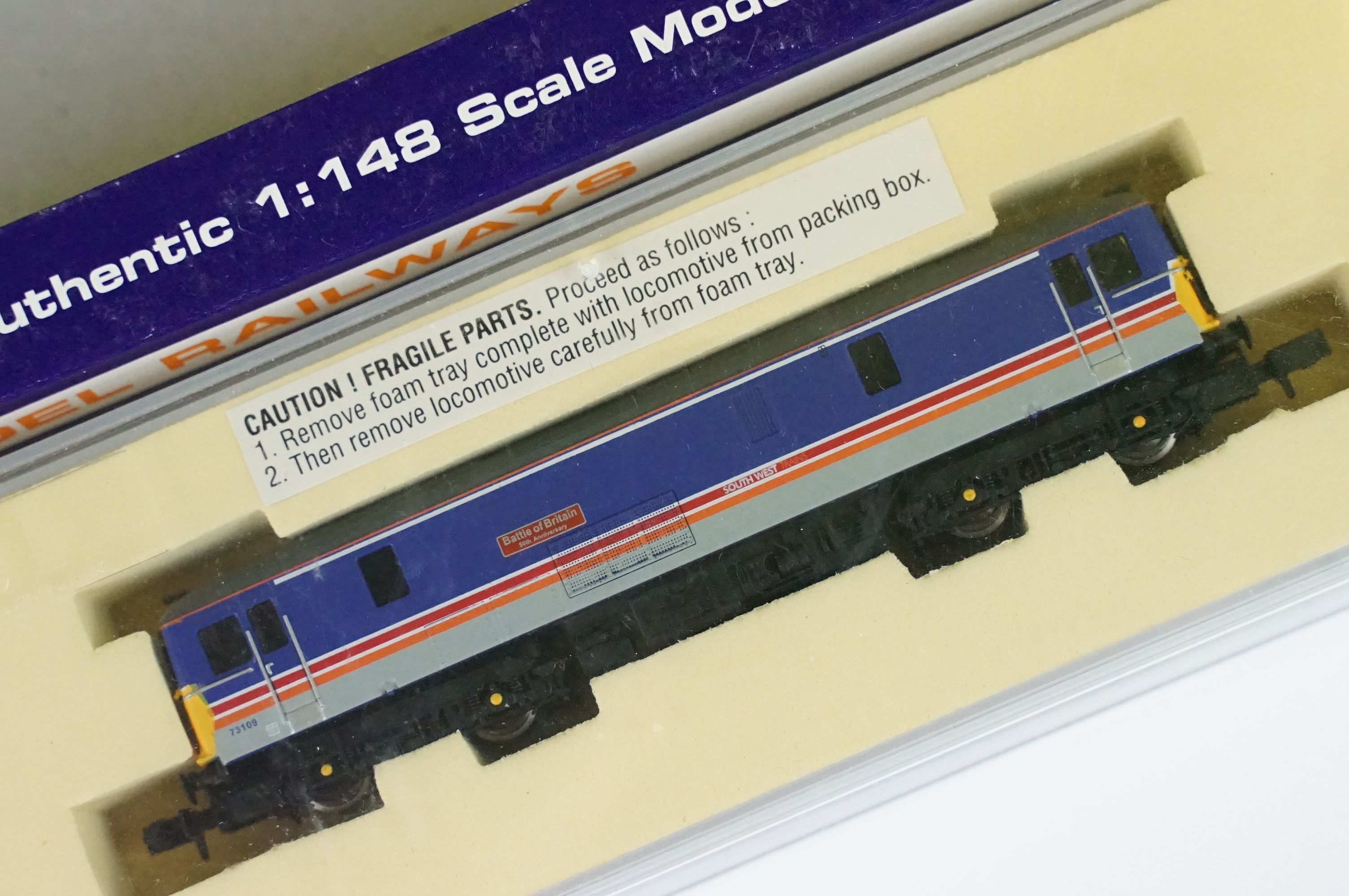 Five cased Dapol N gauge locomotives to include ND-062A Ivatt Locomotive LMS 120, ND006 CI.73 South - Bild 5 aus 12