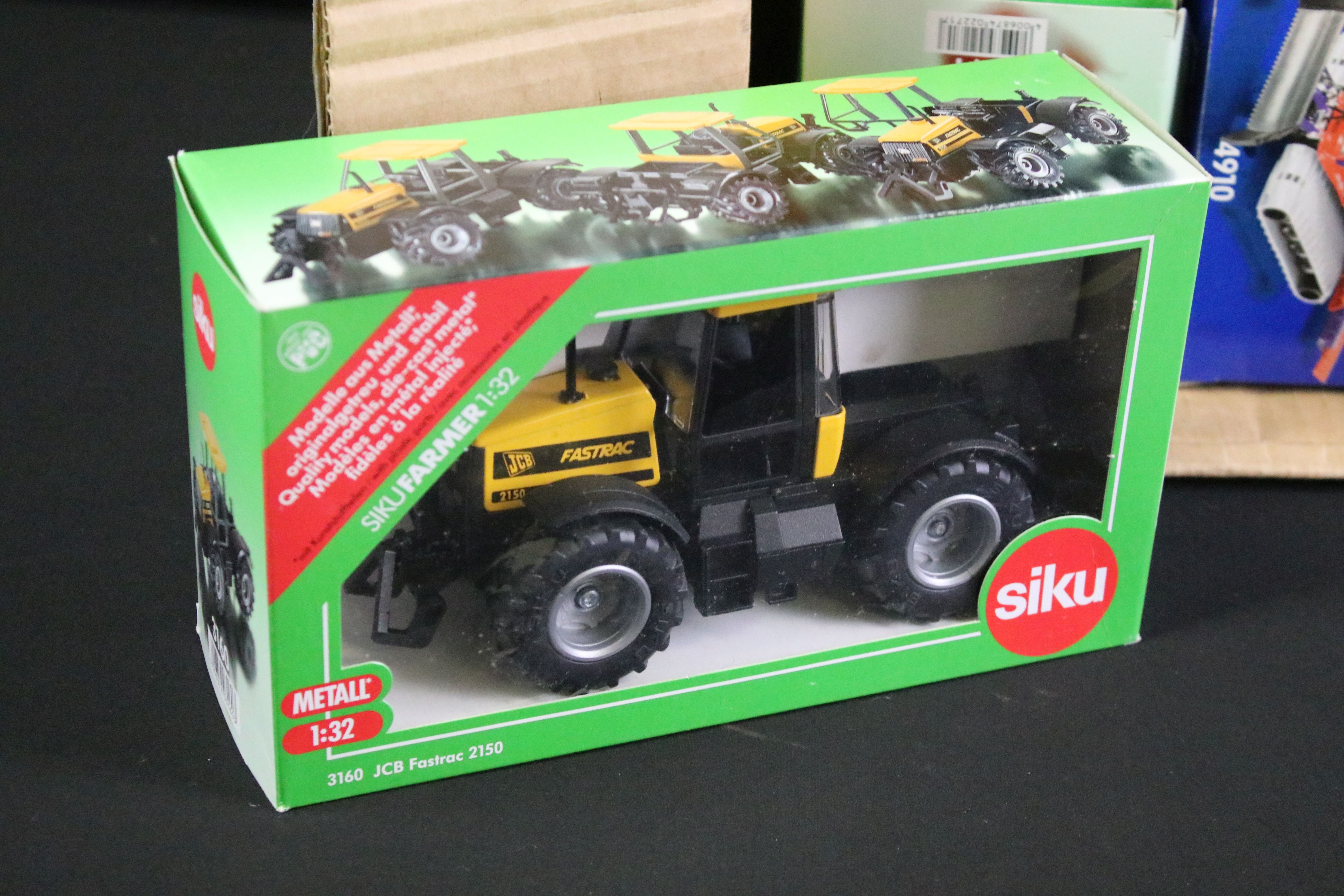14 Boxed 1/32 scale farming and construction related diecast models to include Britains JCB 3220 - Bild 4 aus 7
