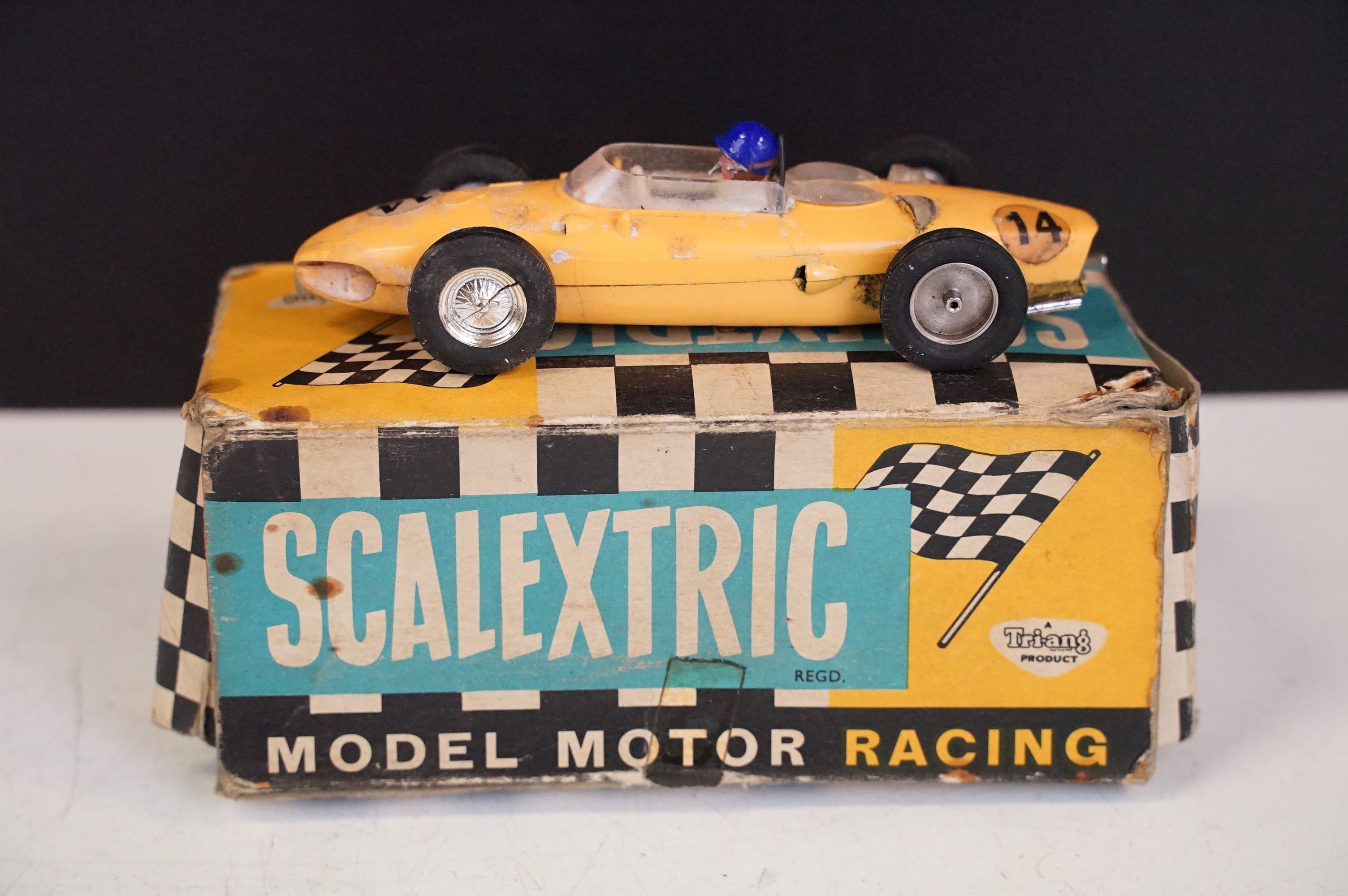 Three boxed / bagged / unboxed models to include boxed Triang Scalextric C62 Ferrari in yellow (In - Image 4 of 11