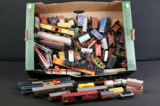 69 OO / HO gauge items of rolling stock to include Hornby, Lima, Fleischmann, Triang etc featuring
