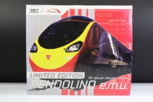 Boxed ltd edn Dapol & Virgin Trains OO gauge Pendolino EMU with tilting action set, complete