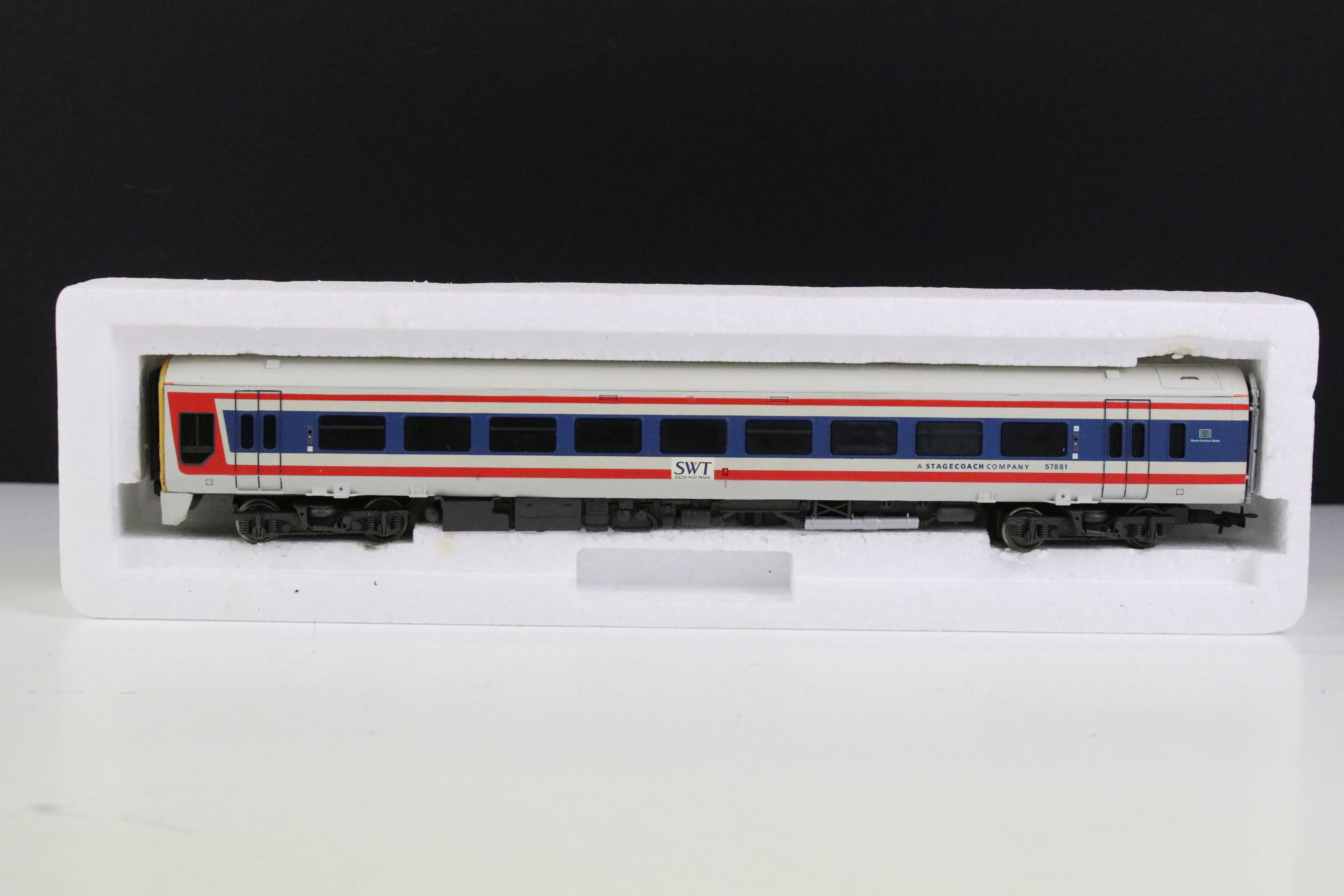 Boxed Bachmann OO gauge 31-512 159 3 Car DMU Stage Coach set - Image 3 of 4