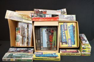 Large collection of boxed OO gauge plastic model kits to include Kitmaster, Airfix, Monogram,